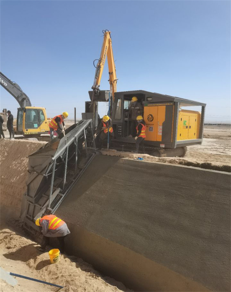 側(cè)邊行走邊坡支護(hù)滑模機(jī)